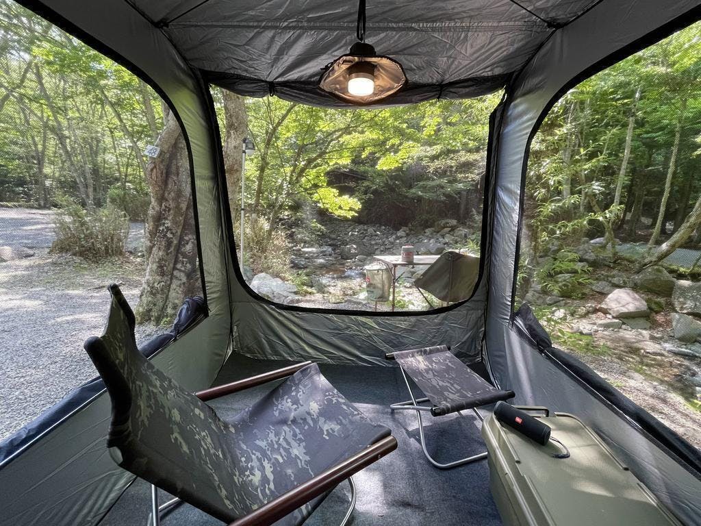 車中泊とキャンプがもっと快適に！車に連結できるテントCARSULE