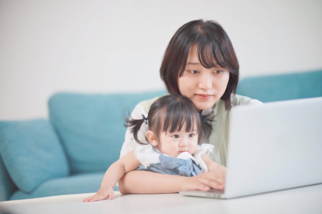 パソコン無料レンタル！子育てママが在宅ワークできるサポート付き
