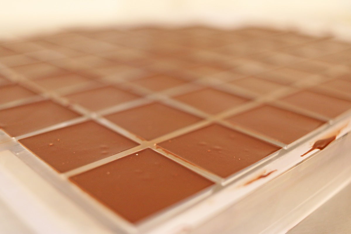 2周年を機に オリジナルの 一口サイズモールド チョコレートの型 を作ります Campfire キャンプファイヤー 2周年を機に オリジナルの 一口サイズモールド チョコレートの型 を作ります Campfire キャンプファイヤー