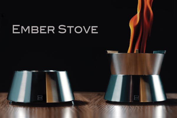 冒険心をくすぐる逸品 洗練された機能性ポケットストーブ【Ember Stove