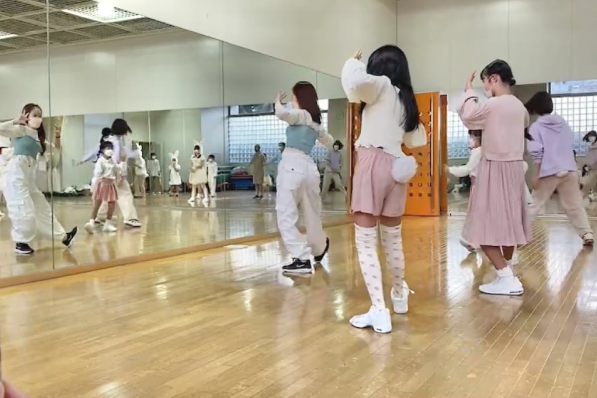 託児所つきのダンススタジオで0歳から大人までダンスが学べる楽しさを