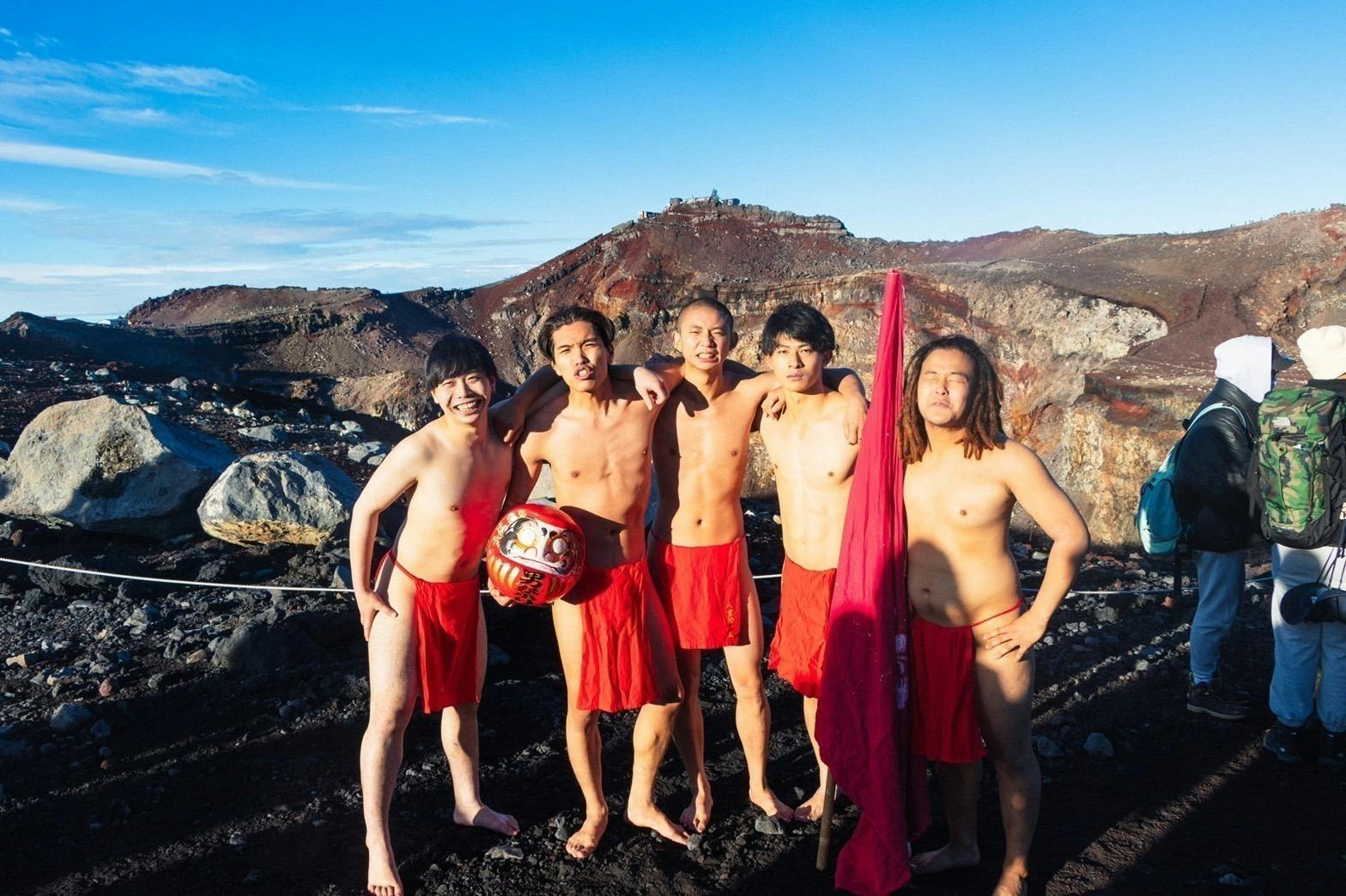 早稲田大学男祭り22 赤褌一丁で本気の 夢叫び で早稲田を盛り上げたい Campfire キャンプファイヤー 早稲田大学男祭り22 赤褌一丁で本気の 夢叫び で早稲田を盛り上げたい Campfire キャンプファイヤー