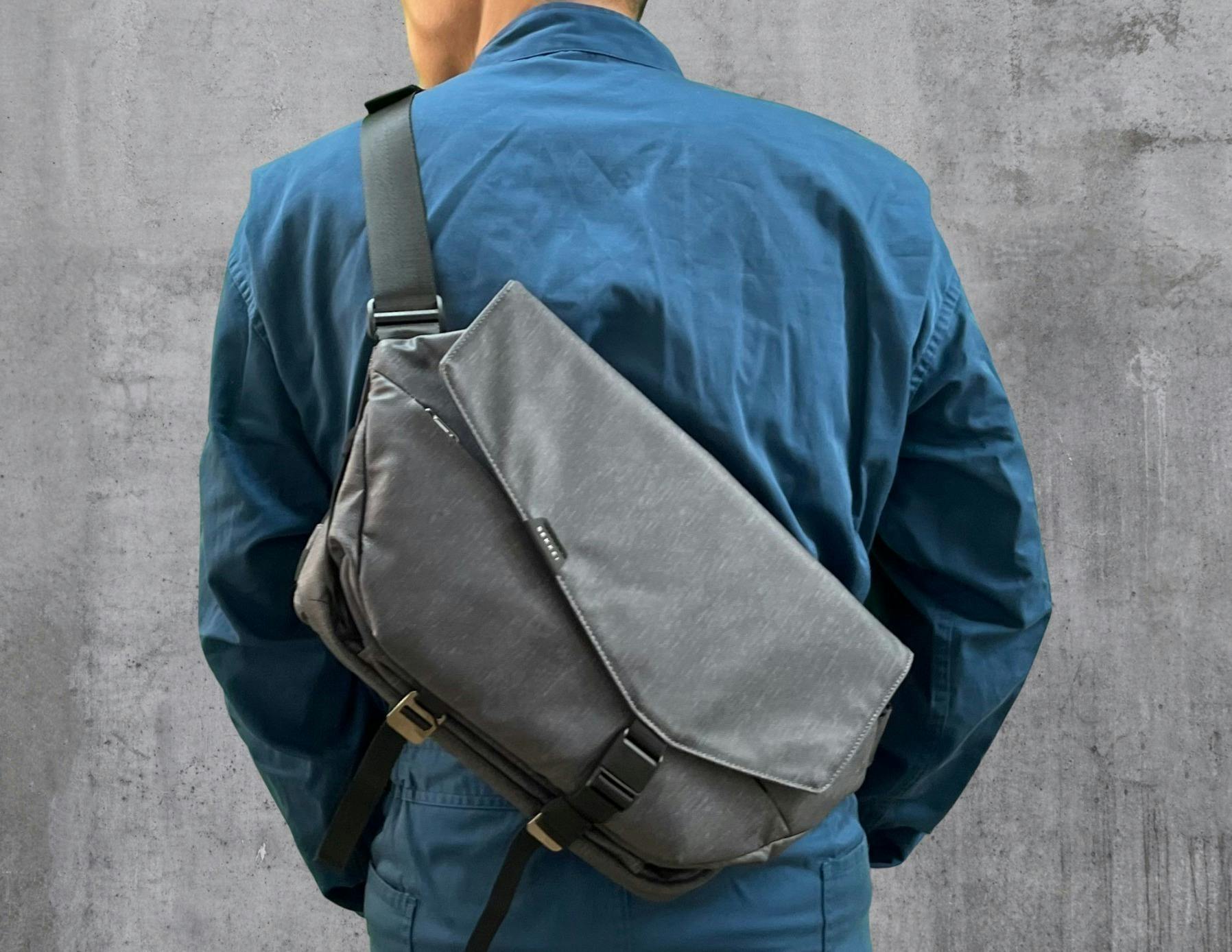 拡張できるスリングバッグ SEKKEI ビジネスからカジュアルまで幅広い