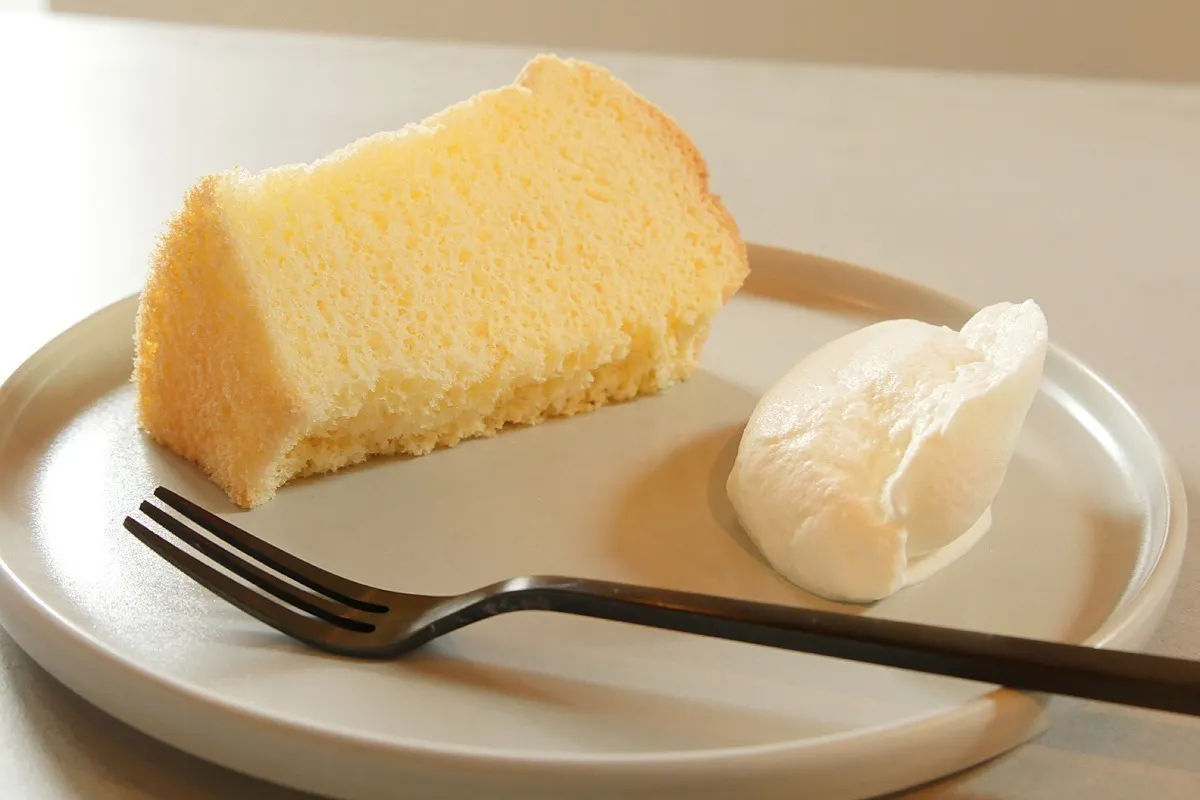 糖質を気にする方向けの米粉シフォンケーキを作るカフェ トンツーコーヒースタジオ Campfire キャンプファイヤー 糖質を気にする方向けの米粉シフォンケーキを作るカフェ トンツーコーヒースタジオ Campfire キャンプファイヤー