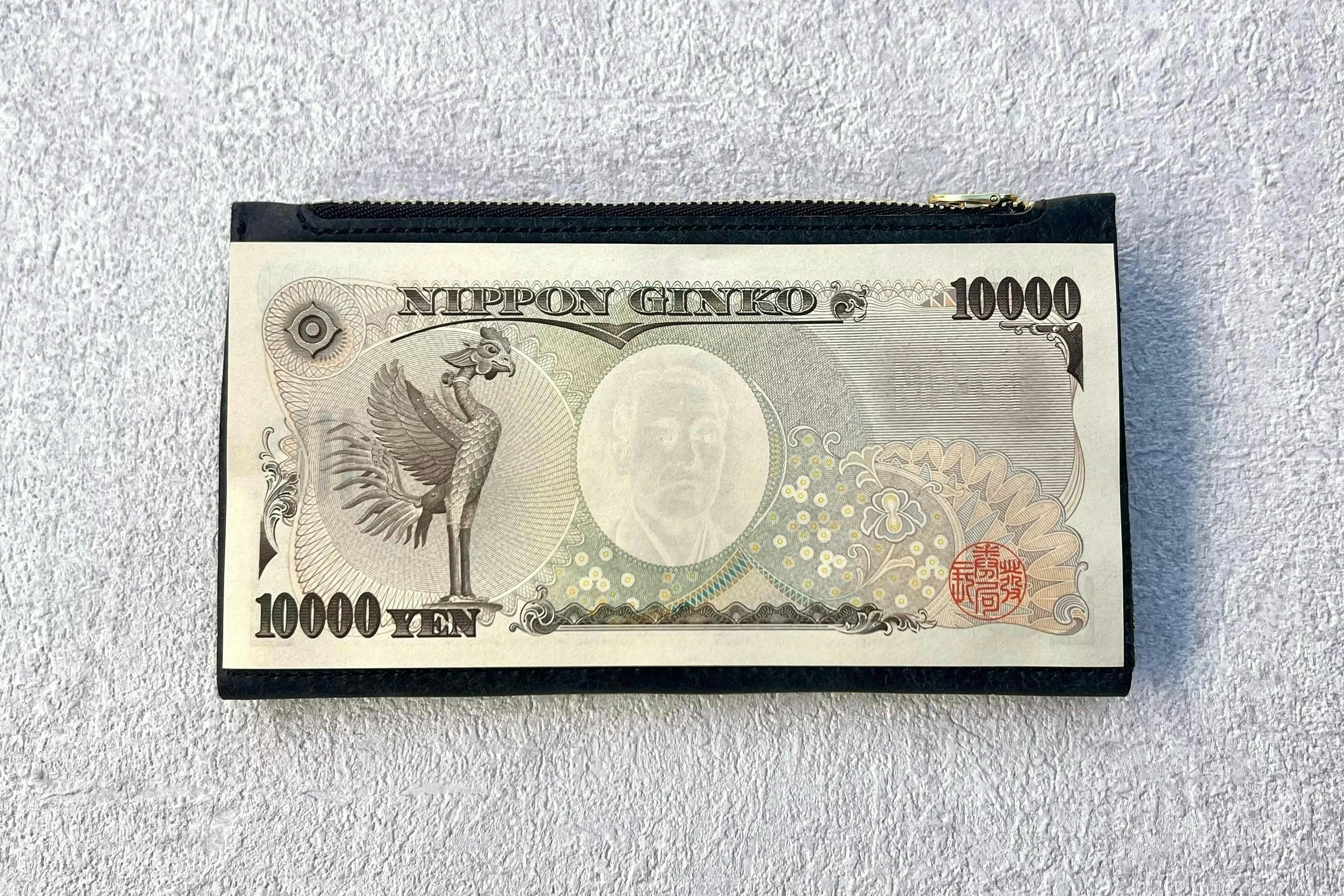 一万円札より3mmしか大きくない！小さく薄い長財布Uno（ウーノ ...