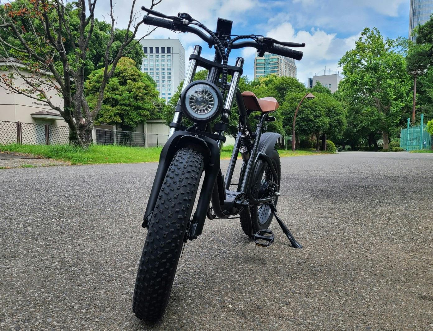 圧倒的なバイク感！極太タイヤで超パワフルな電動アシスト自転車