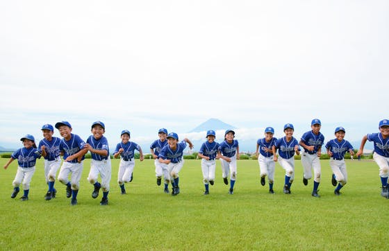 ソフトボール少年団 笑顔でガンバる子どもたちにユニフォームとテントを Campfire キャンプファイヤー ソフトボール少年団 笑顔でガンバる子どもたちにユニフォームとテントを Campfire キャンプファイヤー