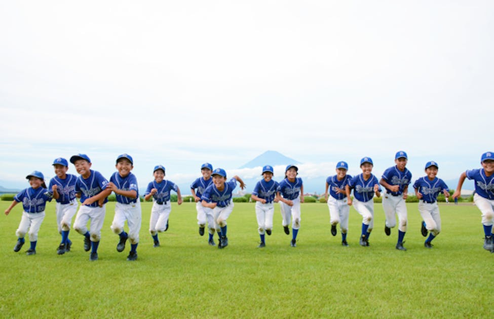 弱小ソフトボール少年団。笑顔でガンバる子どもたちに