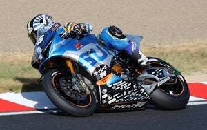 SUZUKI カラーのマシンを全日本ロードレース最終戦で復活させ